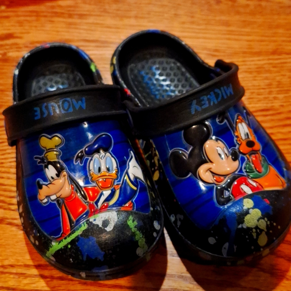 Disney Croc Style Sandals Child Size 9